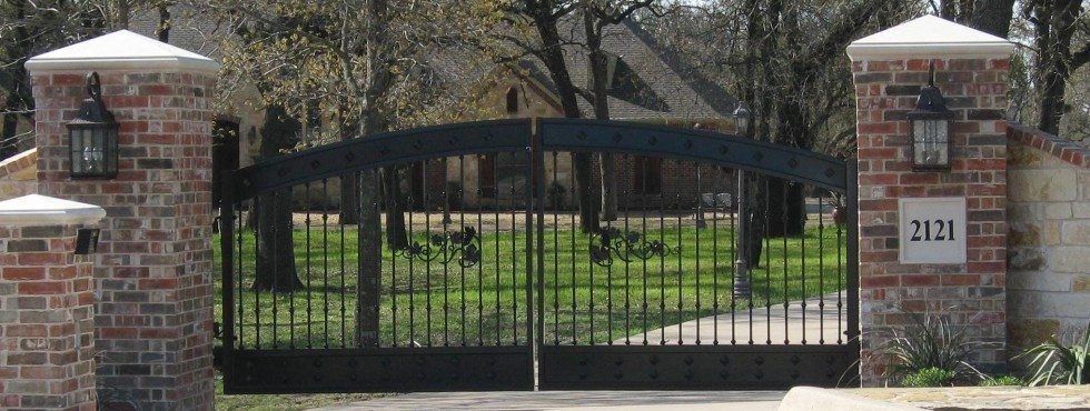 Driveway Gate | Metal Gates |Buzz Custom Fence