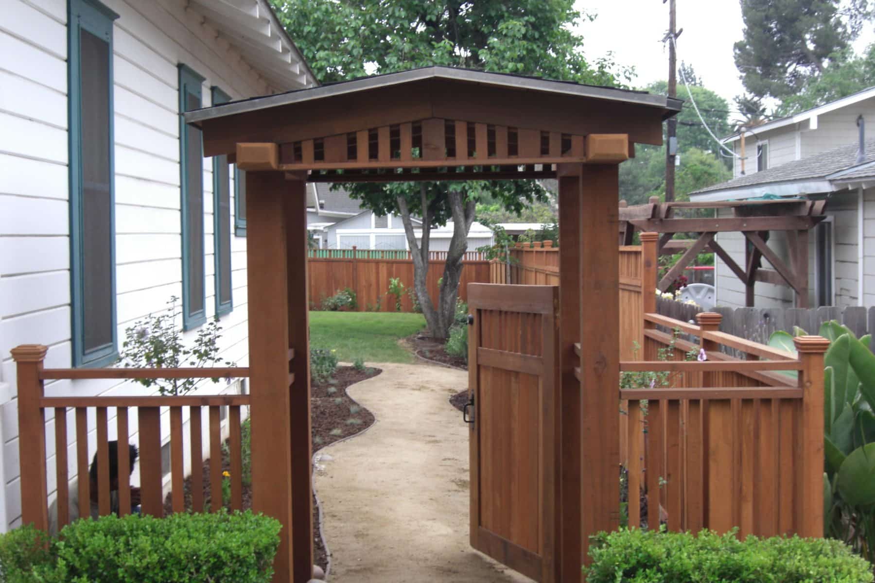 fence arbor