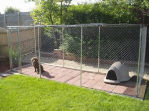 Basic backyard dog run